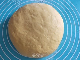 毛毛虫南瓜香肠花卷的做法步骤：11