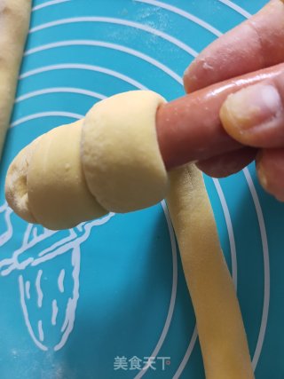 毛毛虫南瓜香肠花卷的做法步骤：15