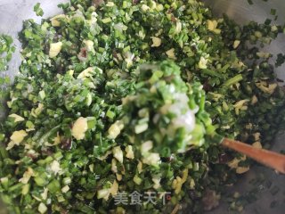 韭菜虾仁素三鲜水饺的做法步骤：6