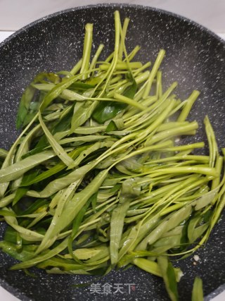 蒜蓉空心菜的做法步骤：2