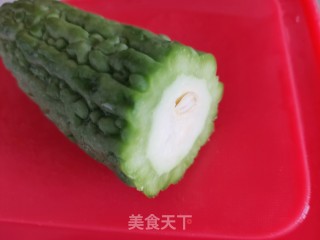 凉拌苦瓜的做法步骤：1