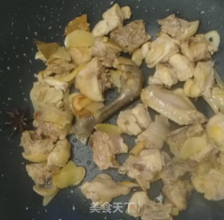 香菇鸡汤的做法步骤：4