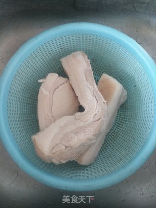 超好吃的酱肉包的做法步骤：1