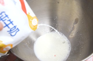懒人蛋挞，超简单几步，人人都可以做出美味蛋挞的做法步骤：1