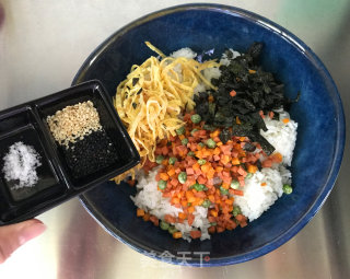 火腿蔬菜饭团的做法步骤：8