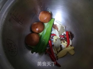 冬笋炖鸡的做法步骤：2