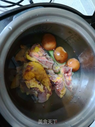 冬笋炖鸡的做法步骤：3