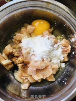 鸡丁炒豆角的做法步骤：2