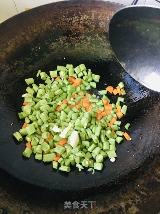 鸡丁炒豆角的做法步骤：7