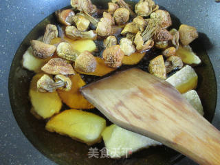 小素鸡与姬松茸的做法步骤：4