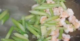 芦笋炒虾仁的做法步骤：6