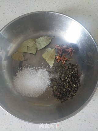 五香盐水花生的做法步骤：2