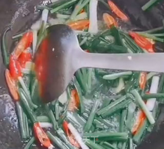 葱烧大虾的做法步骤：4