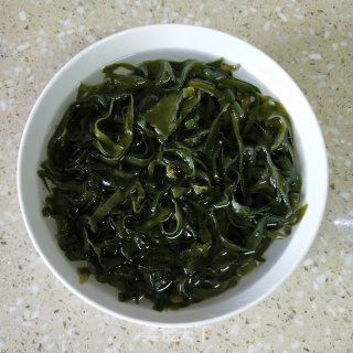 莲子海带鸡骨汤的做法步骤：3