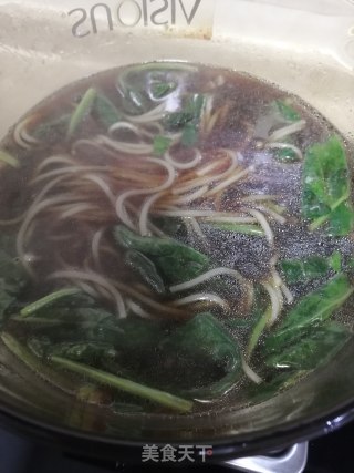 牛肉热汤米粉的做法步骤：6