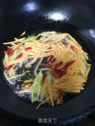 鸡蛋尖椒炒米粉的做法步骤：5