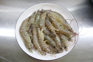 水晶虾饺的做法步骤：1