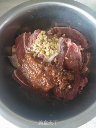 粉蒸牛肉的做法步骤：8