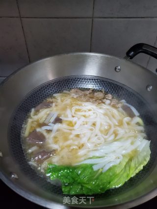 瘦肉鸭血河粉的做法步骤：8