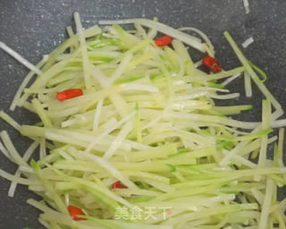 青椒萝卜丝的做法步骤：4