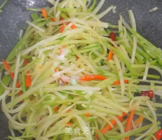 青椒萝卜丝的做法步骤：5