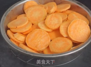 红薯方块饼的做法步骤：1