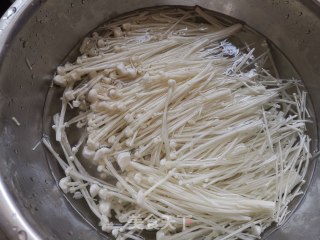 剁椒蒸腐竹粉丝的做法步骤：2