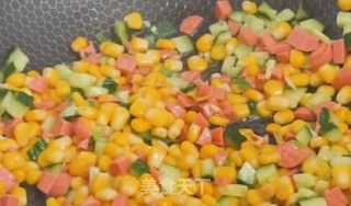 玉米火腿黄瓜丁的做法步骤：4