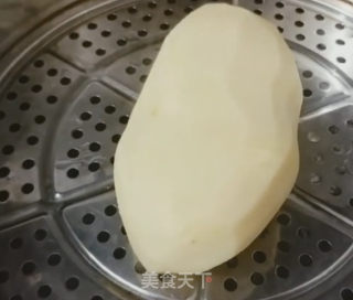土豆版蛋黄酥的做法步骤：1