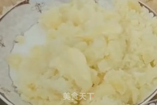 土豆版蛋黄酥的做法步骤：4