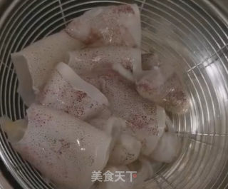 香煎鱿鱼筒的做法步骤：1