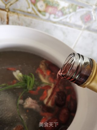当归红枣桂圆乌鸡汤的做法步骤：6