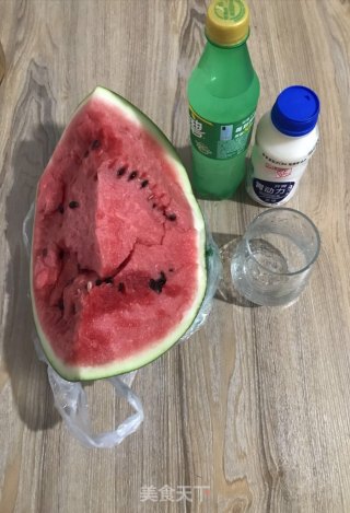 西瓜味饮品的做法步骤：1