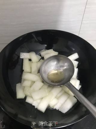 红椒炒冬瓜的做法步骤：3
