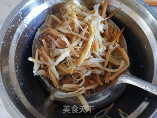 肉丝黄花菜的做法步骤：4