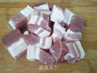 五花肉烩冬瓜的做法步骤：1