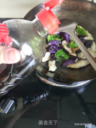 青椒炒茄子的做法步骤：5