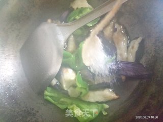 青椒炒茄子的做法步骤：8