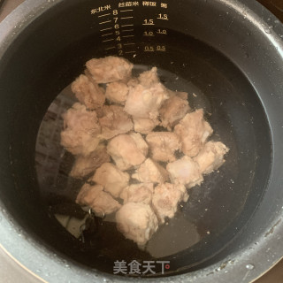 海带玉米排骨汤的做法步骤：3