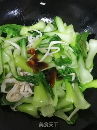 鸡蛋白玉菇炒油菜的做法步骤：3
