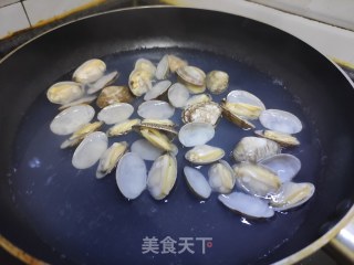 蛤蜊蒸蛋（鱼汤）的做法步骤：3