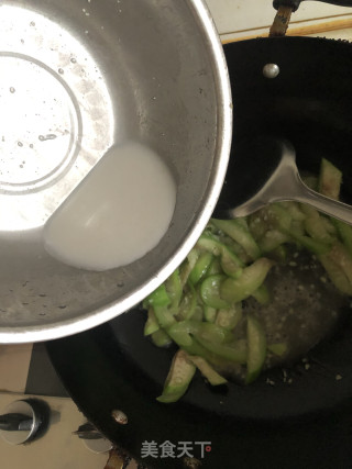 白油丝瓜的做法步骤：5