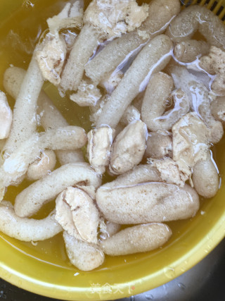 竹荪蜜薯炖鸽子的做法步骤：1