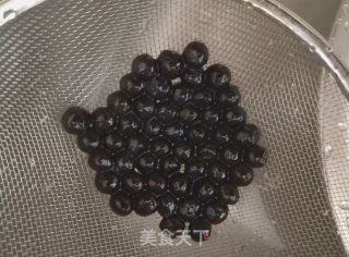 珍珠奶茶漏奶华的做法步骤：9