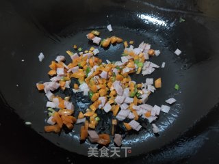 什锦炒米饭的做法步骤：4