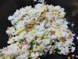 什锦炒米饭的做法步骤：7