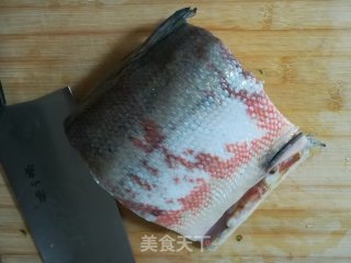香煎孜然马哈鱼块的做法步骤：1