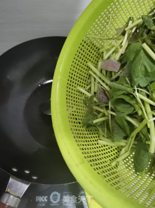 蒜末清炒苋菜的做法步骤：2