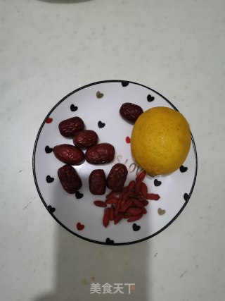 柠檬红枣汤的做法步骤：1
