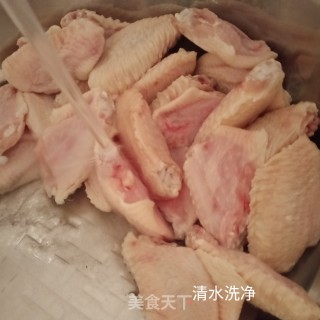 三香可乐鸡翅的做法步骤：1